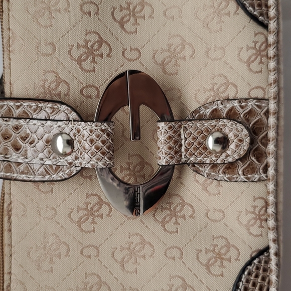 Guess Signature Logo Shoulder Bag Tan - Picture 9 of 9